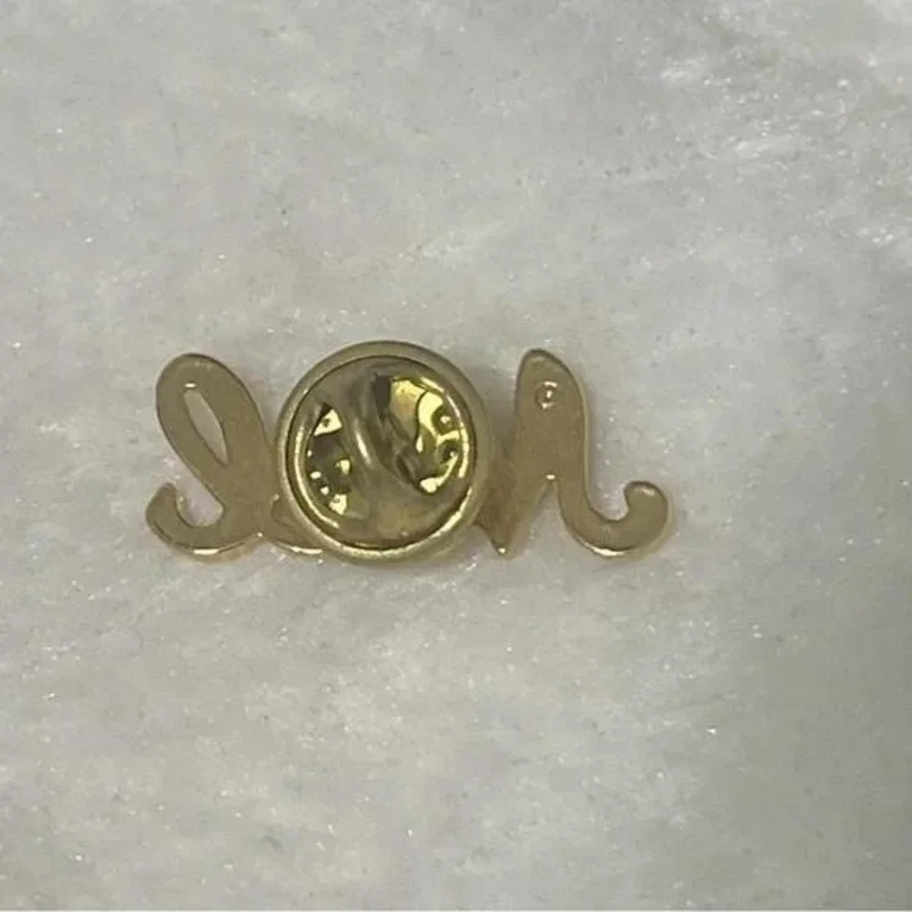 Noel Gold Toned Holiday Lapel Vest Hat Pin Brooch A10